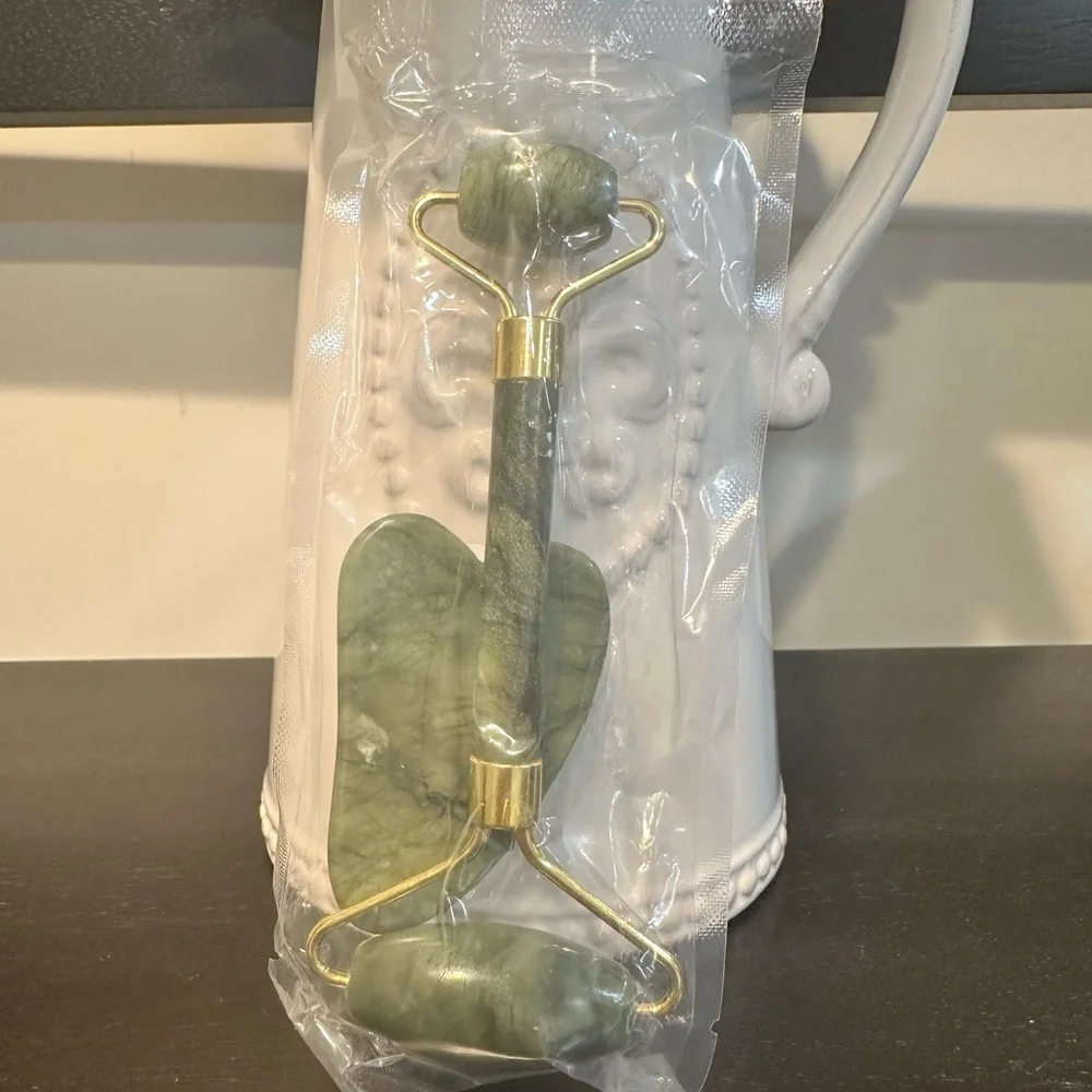 Green Stone Facial Roller + Gua Sha Set Skincare Tool